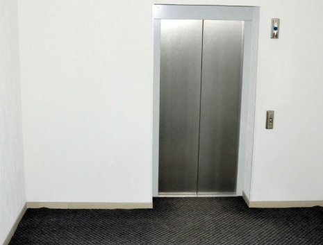 Лифт на этаже