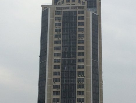 Фасад бизнес-центра Олимпийский
