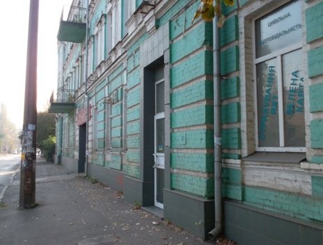Фасад офисного здания на Кирилловской, 47