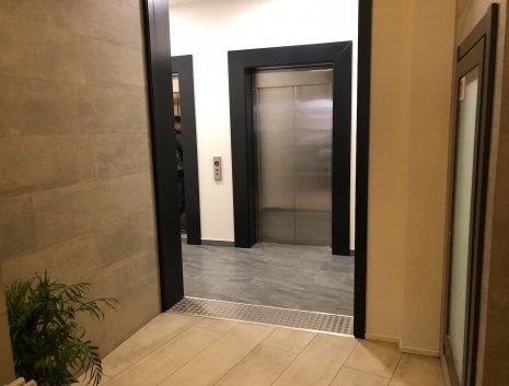 Лифты в бизнес-центре Никольский