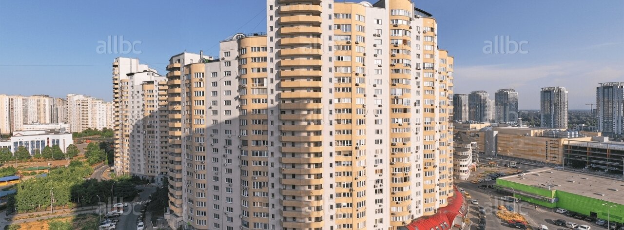 Дніпровська набережна, 19